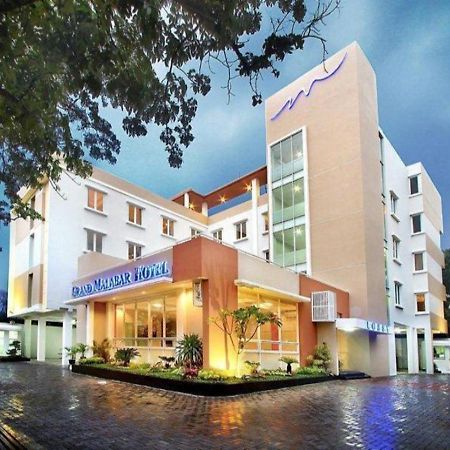 Urbanview Hotel Grand Malabar Bandung Exterior photo