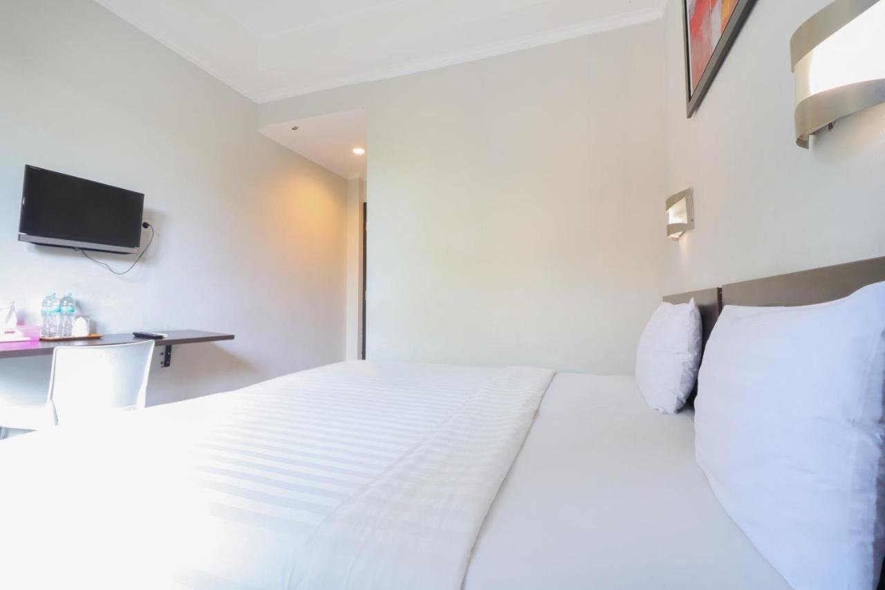 Urbanview Hotel Grand Malabar Bandung Exterior photo