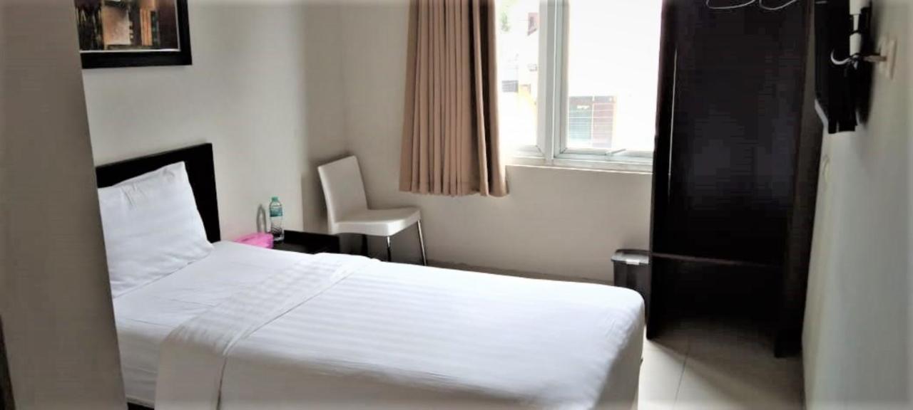 Urbanview Hotel Grand Malabar Bandung Exterior photo