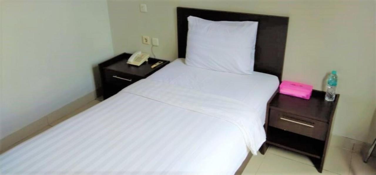 Urbanview Hotel Grand Malabar Bandung Exterior photo