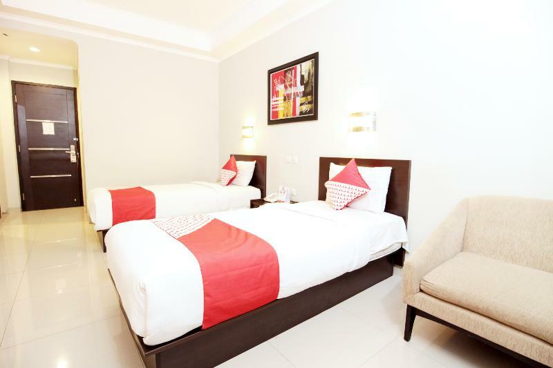 Urbanview Hotel Grand Malabar Bandung Exterior photo