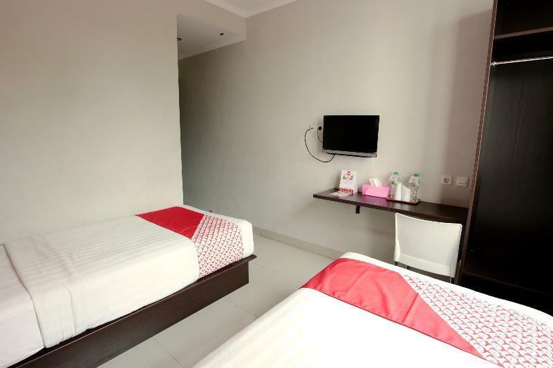 Urbanview Hotel Grand Malabar Bandung Exterior photo